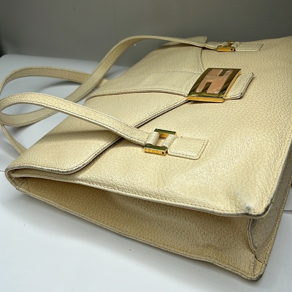 Fendi Beige Cream Leather Logo Marble Clasp Bag - Picture 9 of 16